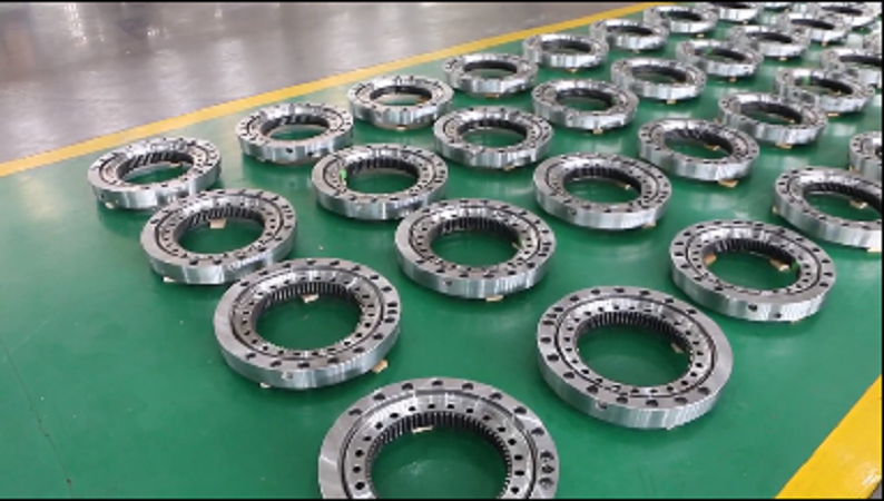 林業(yè)機械專用轉(zhuǎn)盤軸承